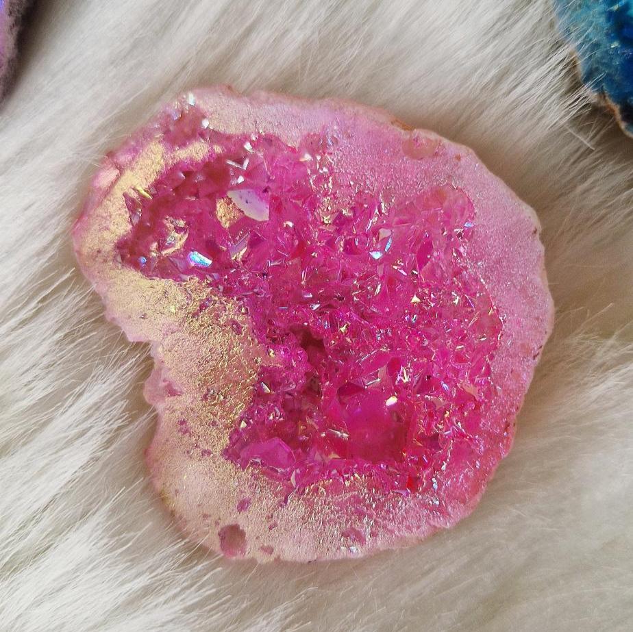 Mystery Aura – Weiße Achat-Geode