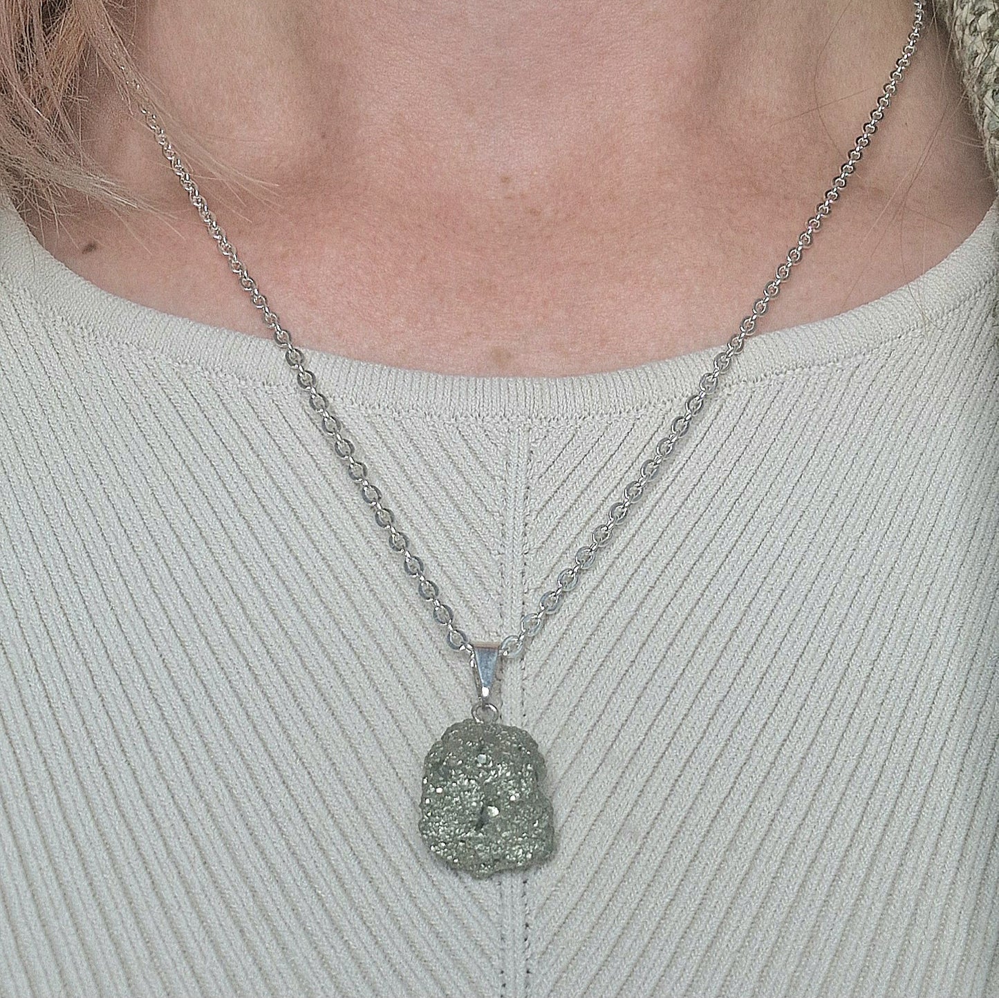 Pyriet hanger met ketting- zilver